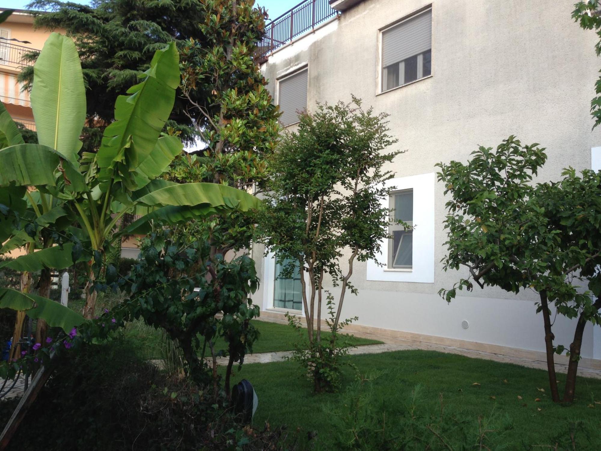 Loft 3, A 150 M Dal Mare, Pineto Centro Appartement Buitenkant foto